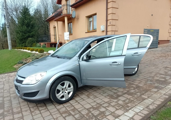 Opel Astra cena 12950 przebieg: 221000, rok produkcji 2008 z Bodzentyn małe 56